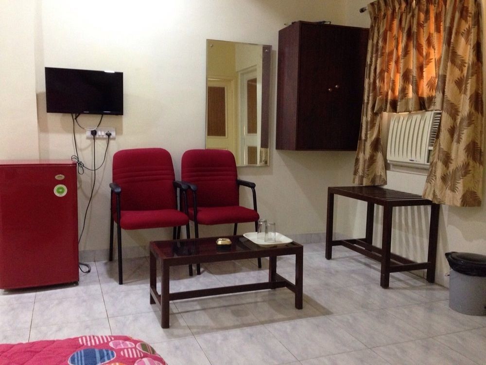 Super Townhouse G Silver Hotels Mount Road Chennai Exterior photo